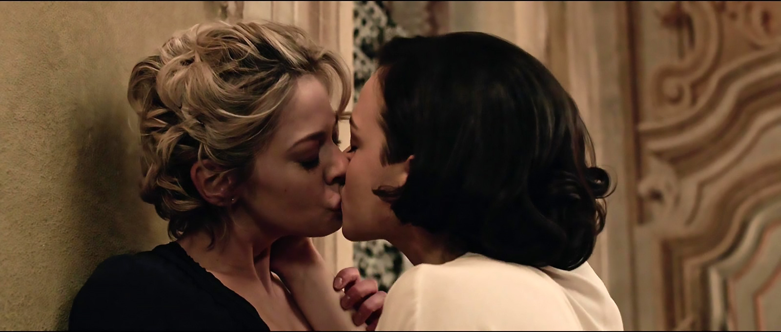 Analeigh Tipton Lesbian Sex Scene In Compulsion Scandalpost