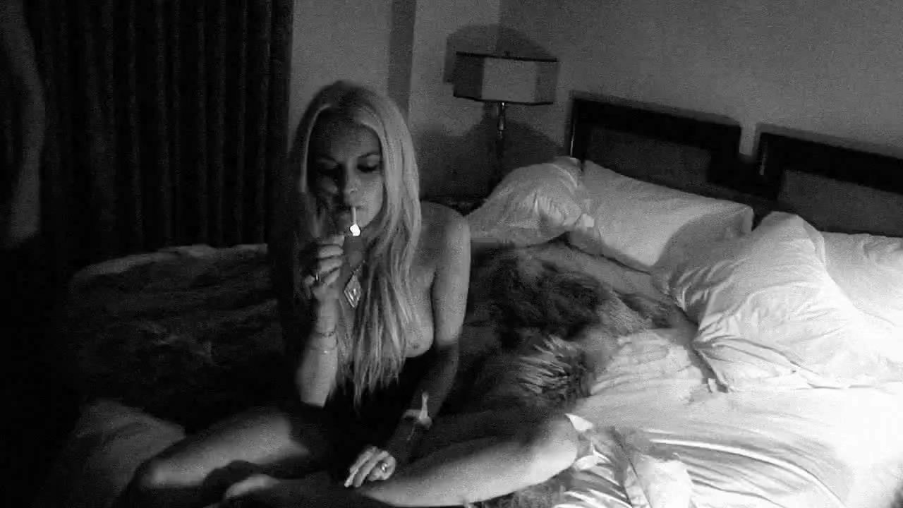Lindsay Lohan Porn Video - nude queen loves to give blowjob ...
