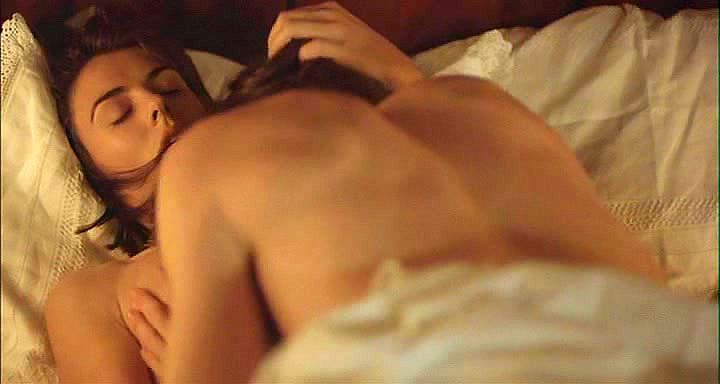 Elizabeth Hurley - Elizabeth Hurley Juicy Boobs And Sex In Shameless - ScandalPost