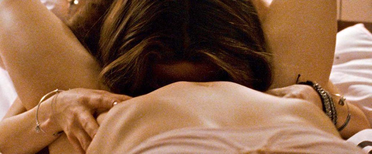 Natalie Portman And Mila Kunis Lesbian Sex - ScandalPost