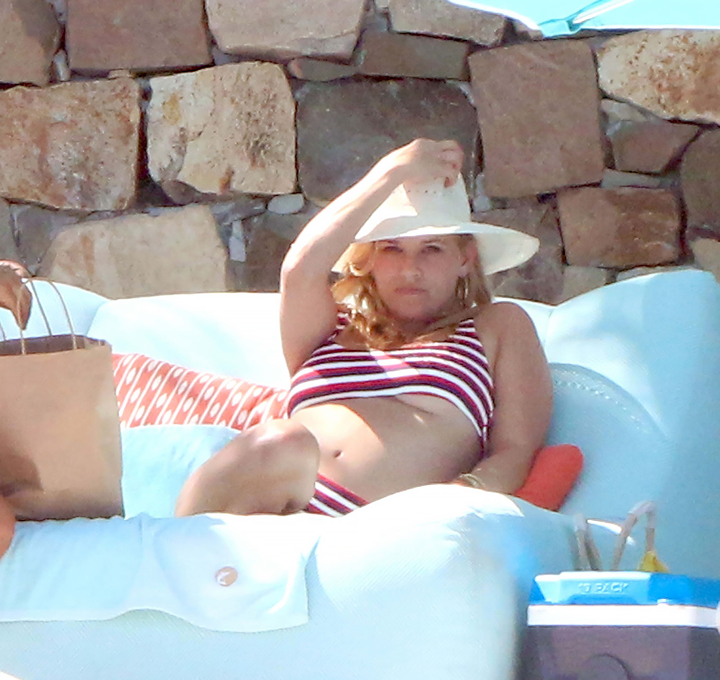 Reese Witherspoon Sex Tape - Reese Witherspoon Sexy Bikini By The Pool - ScandalPost