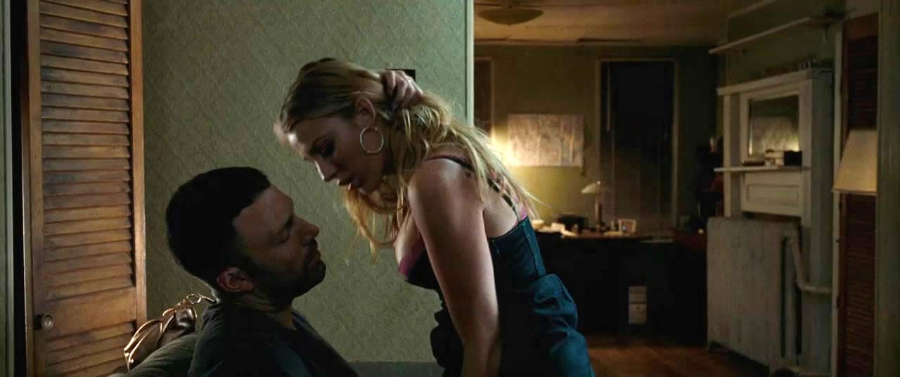 Blake Lively Sex Scene - Blake Lively Making Out With Ben Affleck Scene from 'The ...