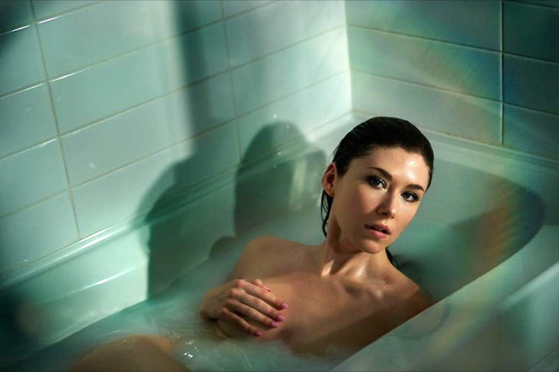 Jewel Staite Naked In The Bathtub Scandalpost