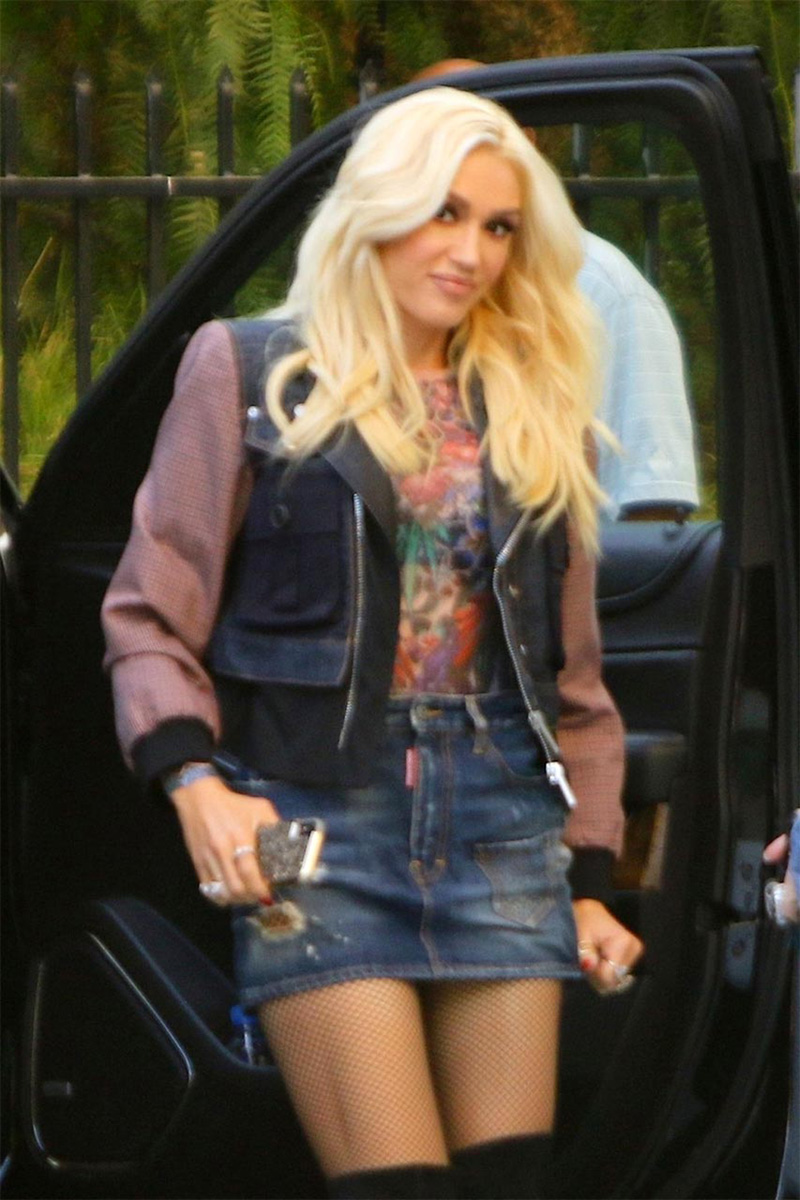 Gwen Stefani Oops Wardrobe Malfunction Alert Scandalpost