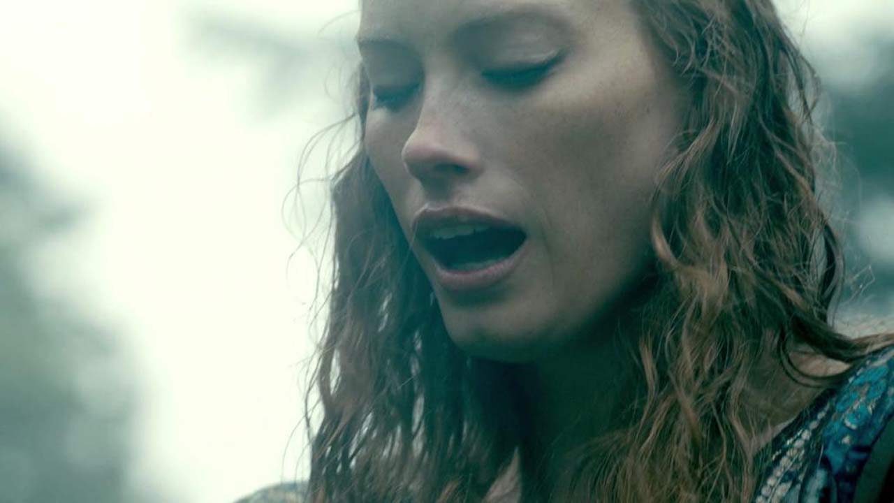 Alyssa Sutherland Pussy - Alyssa Sutherland Sex Scene from 'Vikings' - ScandalPost