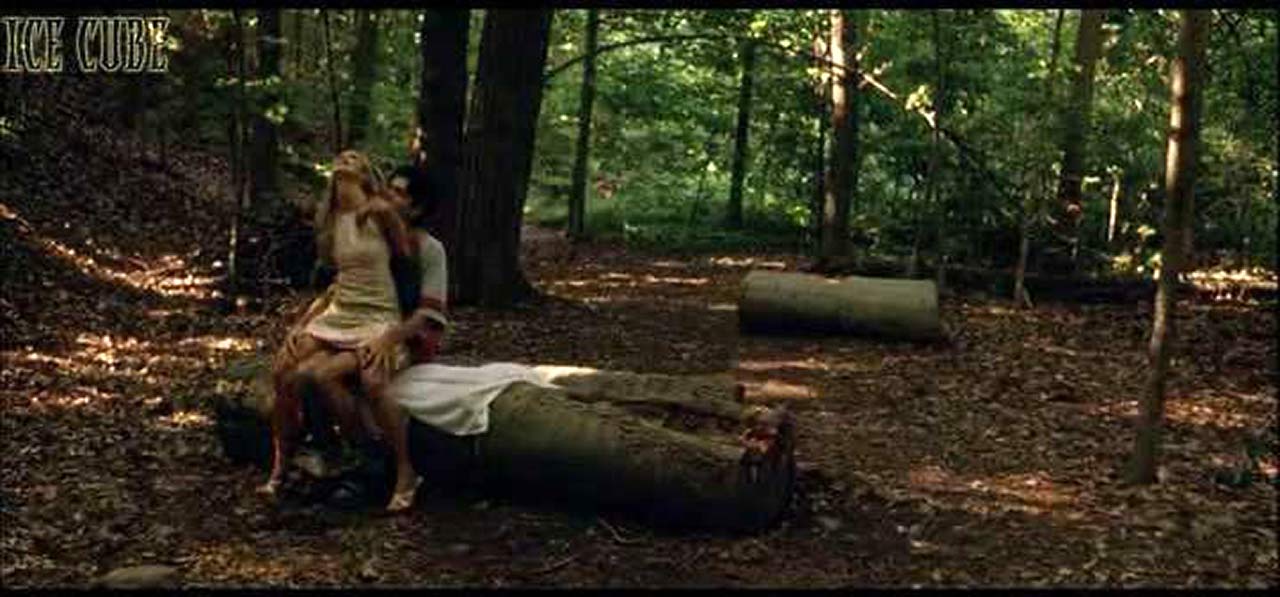Sarah Michelle Gellar Sex Scene in the Woods - ScandalPost