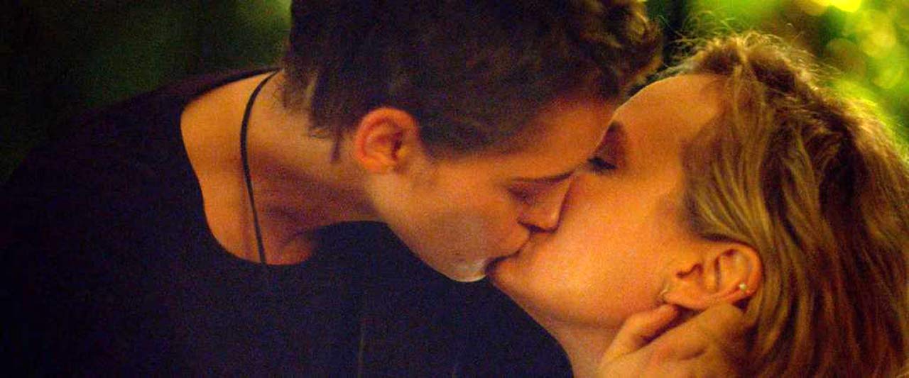 Kristen Stewart Lesbian Porn - Kristen Stewart & Diane Kruger Lesbian Scene from 'JT LeRoy ...