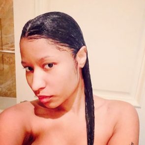Nicki Minaj nude in shower