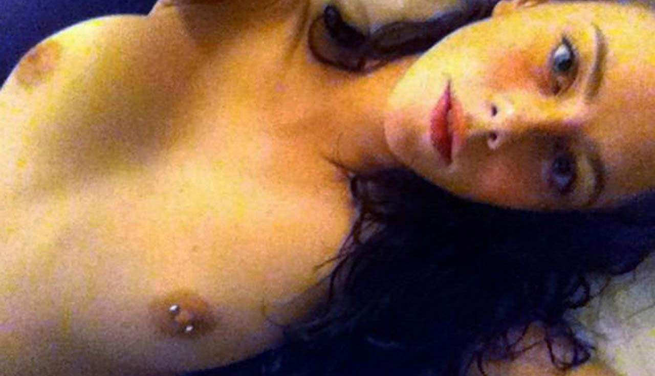 Check out young English actress and media star Kaya Scodelario nude pics, l...