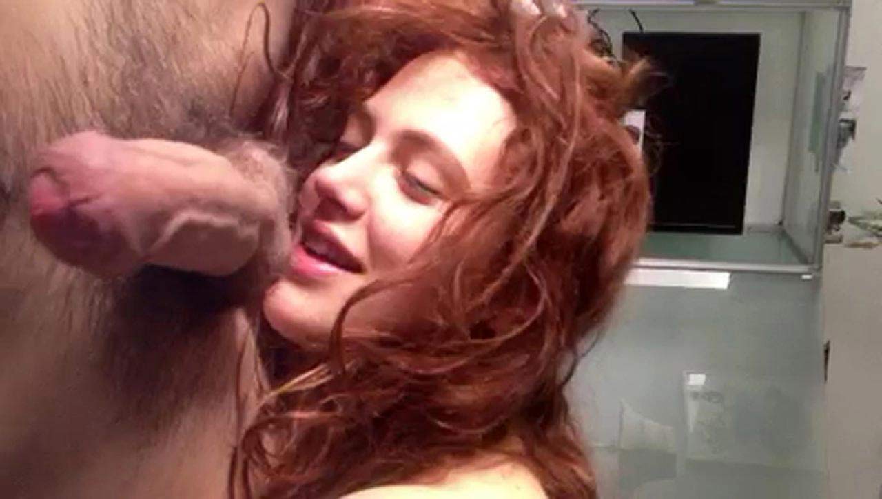 Hot Jessica Brown Findlay nude in sex tape leaked online alongside her priv...