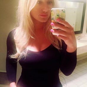 Brooke Hogan takes a selfie in the mirror