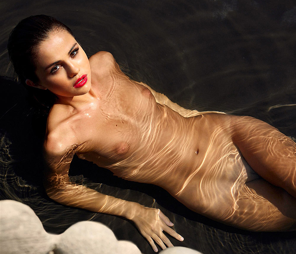 Nud3 selena gomez Naked Selena