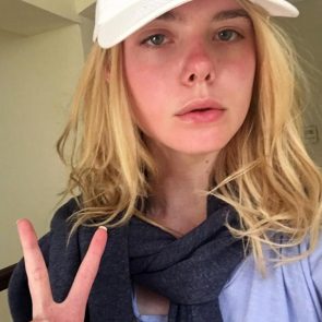 Hot selfie of Elle Fanning