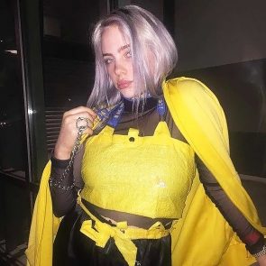 Billie Eilish caliente