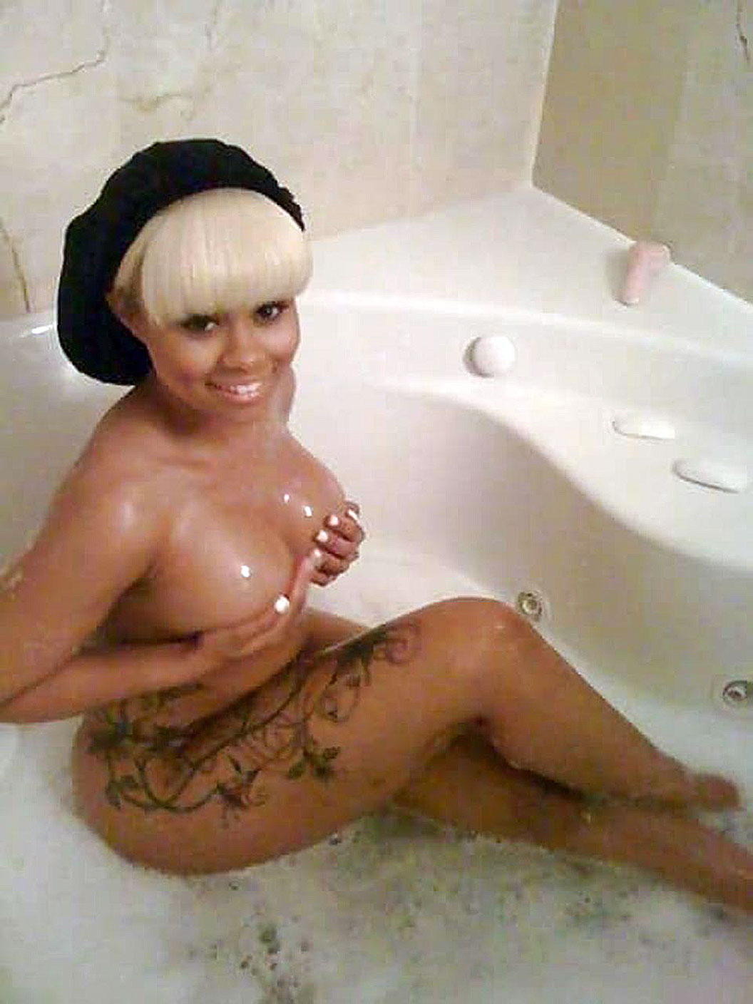 Blac Chyna Nude LEAKED Pics.