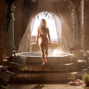 Emilia Clarke nude butt