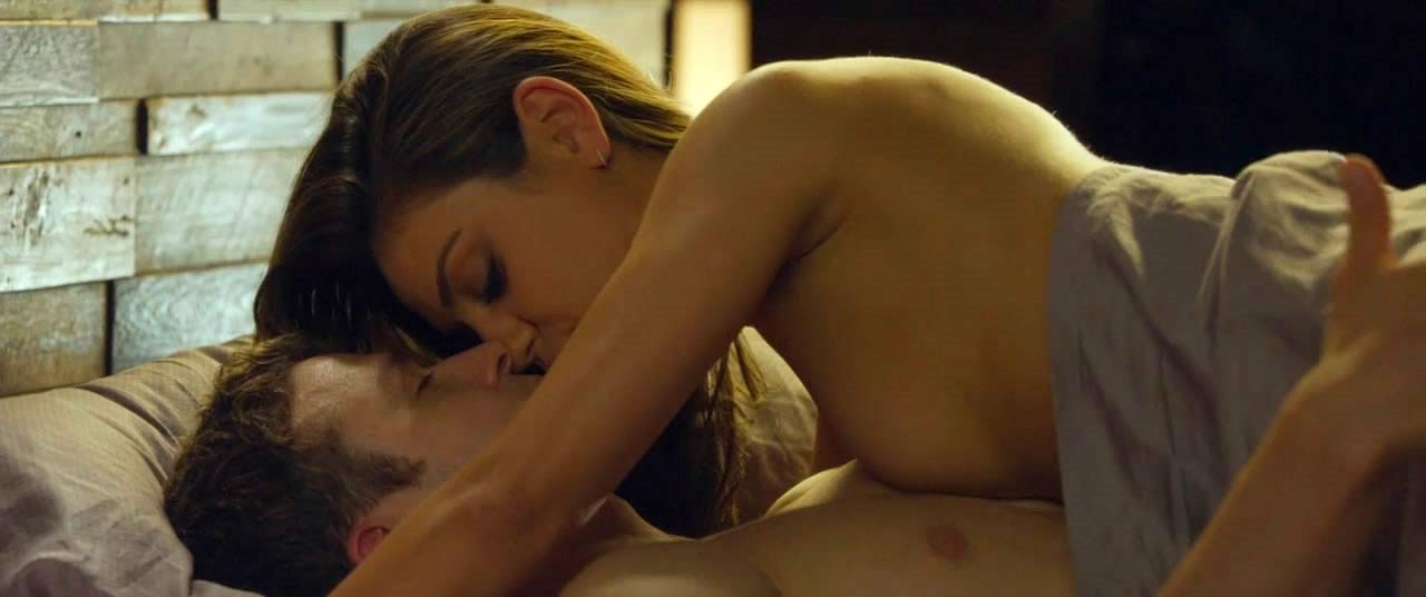 Famous Actress Mila Kunis Gets Orgasm