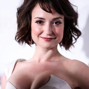 Milana Vayntrub's tits