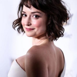 Milana Vayntrub hot