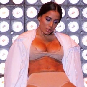 Anitta's nude nipple slide