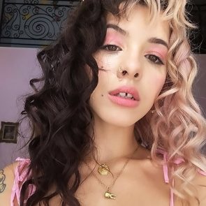 Melanie Martinez hot