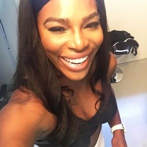 Serena Williams strips naked