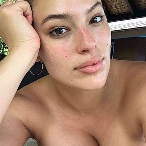 Ashley Graham nude