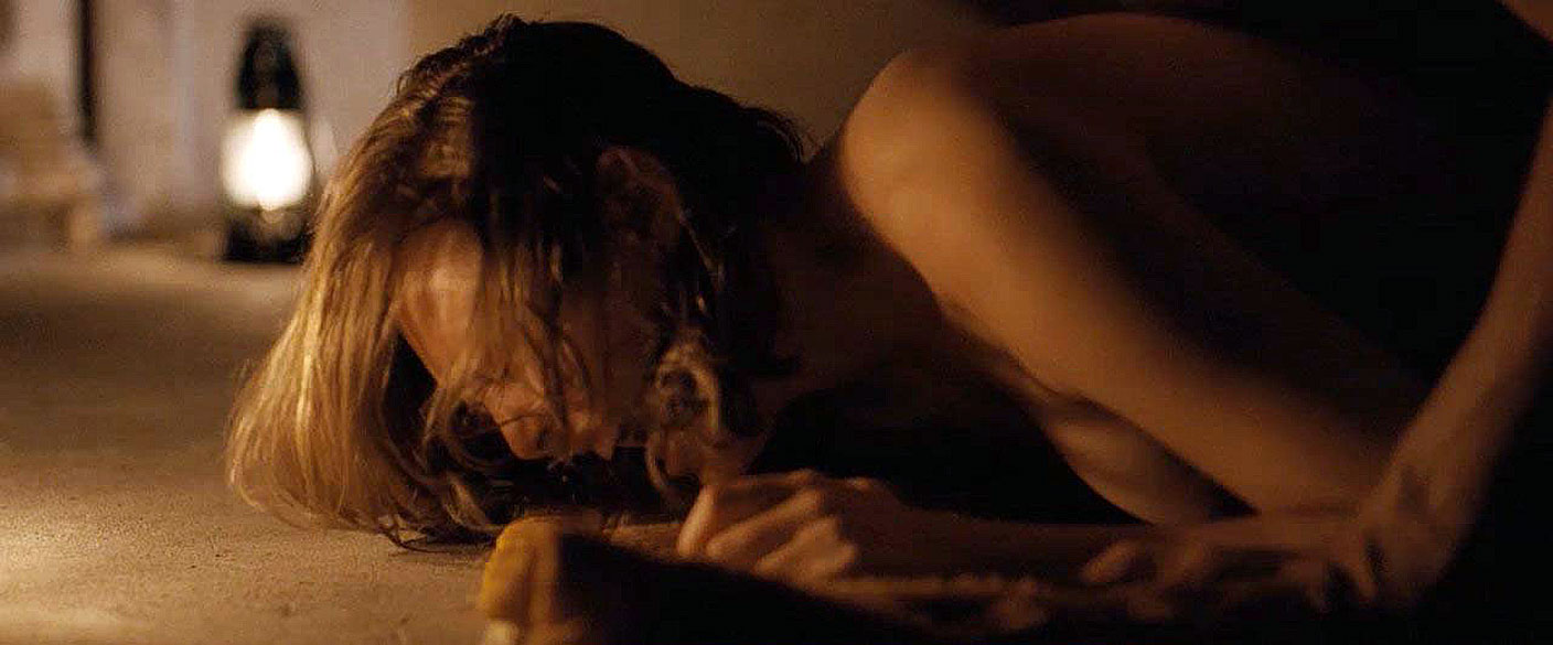 Elizabeth olsen naked sex scene