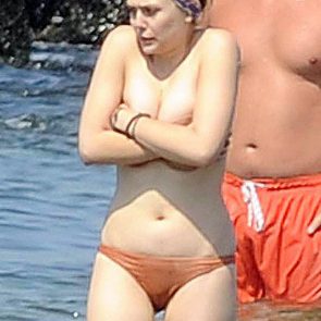 Elizabeth Olsen nude