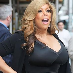 Wendy Williams hot cleavage