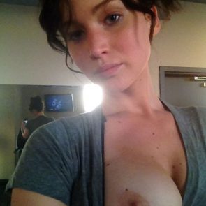 Jennifer Lawrence nude boobs