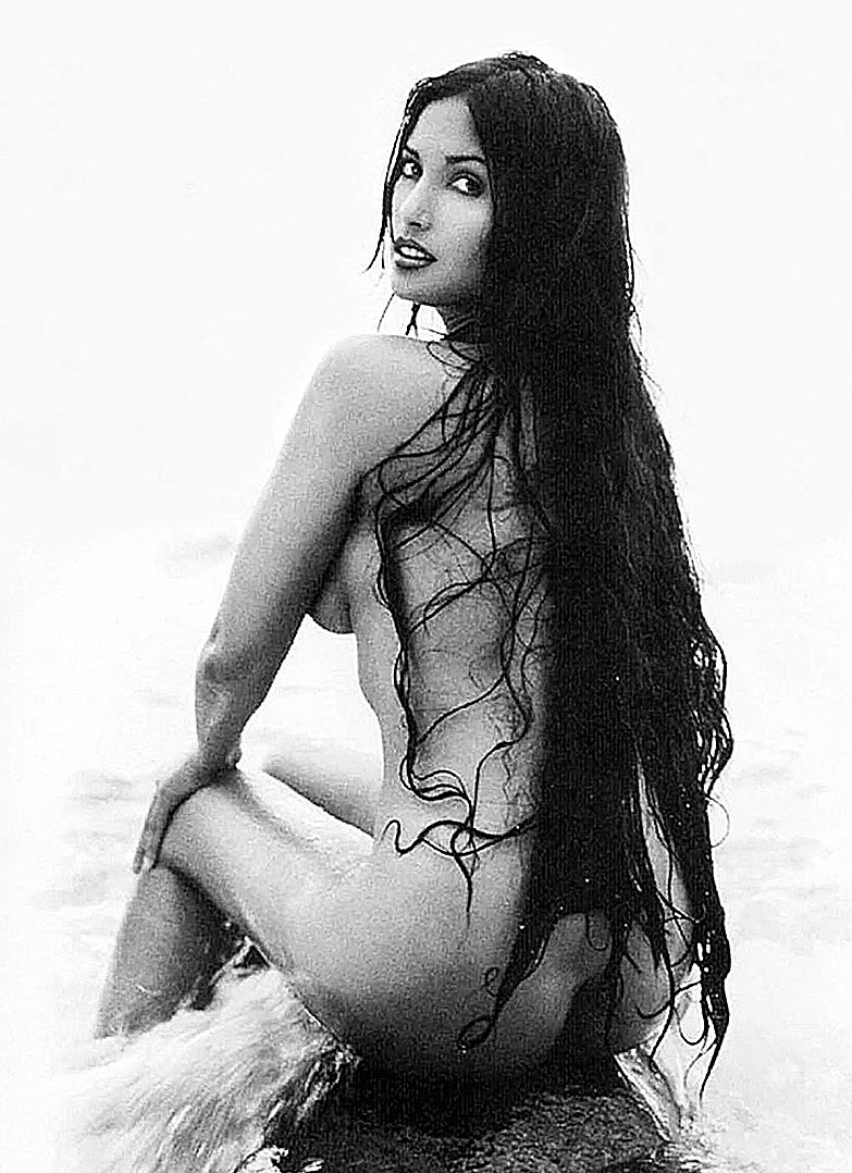 Padma Lakshmi's Nude Picture Is A Feast For Eyes