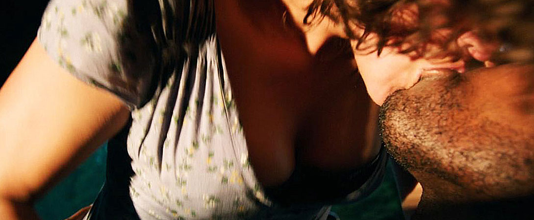 Paula Patton nude big cleavage