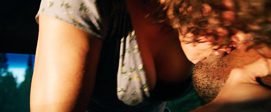 Paula Patton nude cleavage
