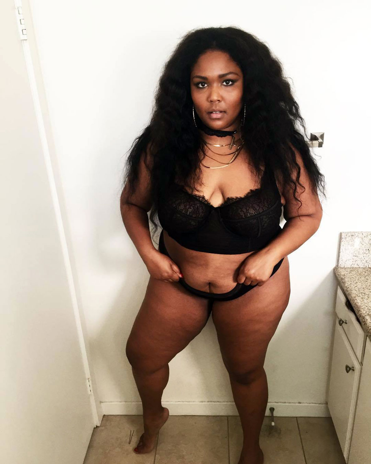 Lizzo Hot and Feet Photos.