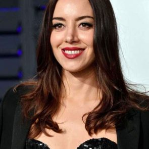 Aubrey Plaza boobs