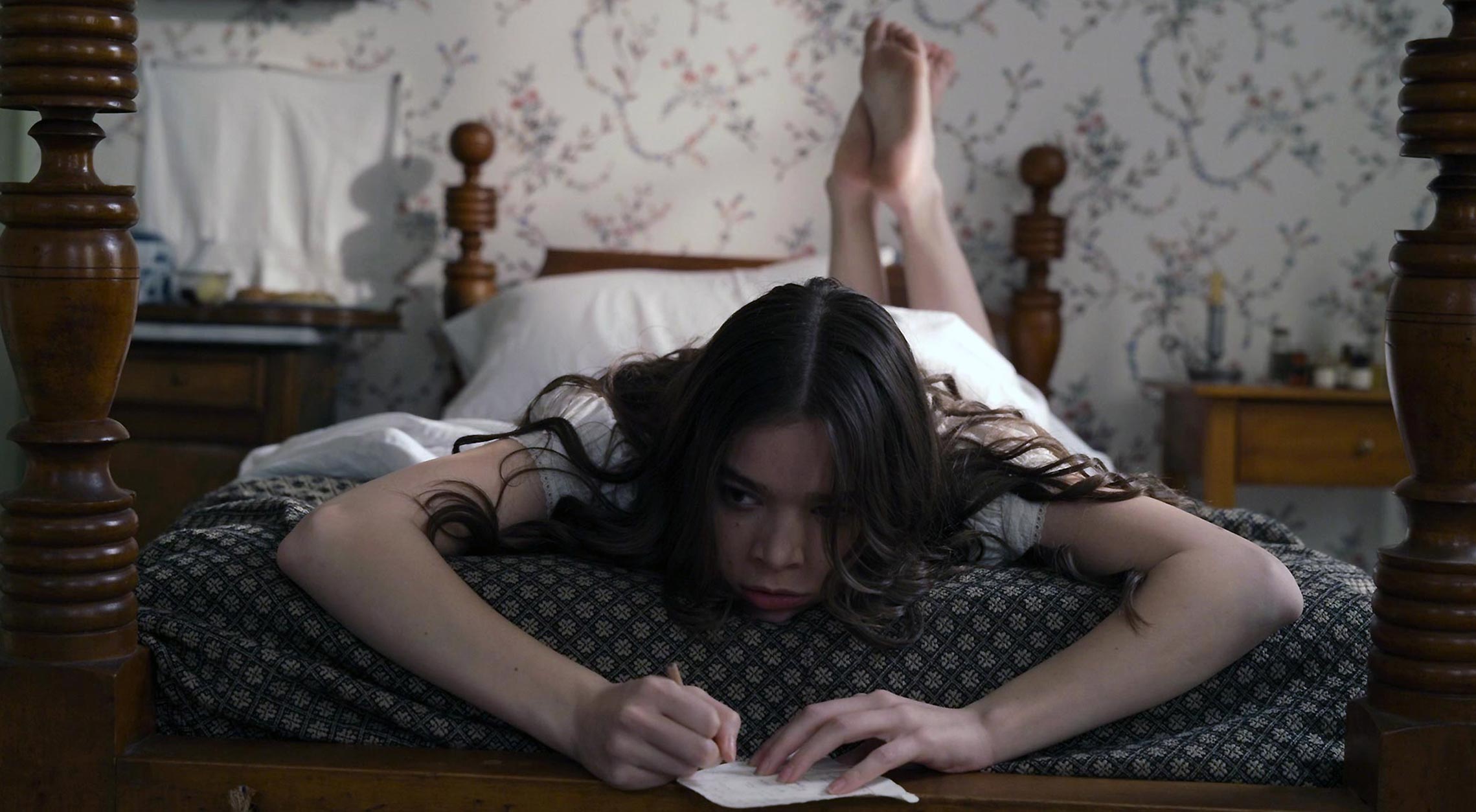Hailee Steinfeld Sexy Feet Pictures.