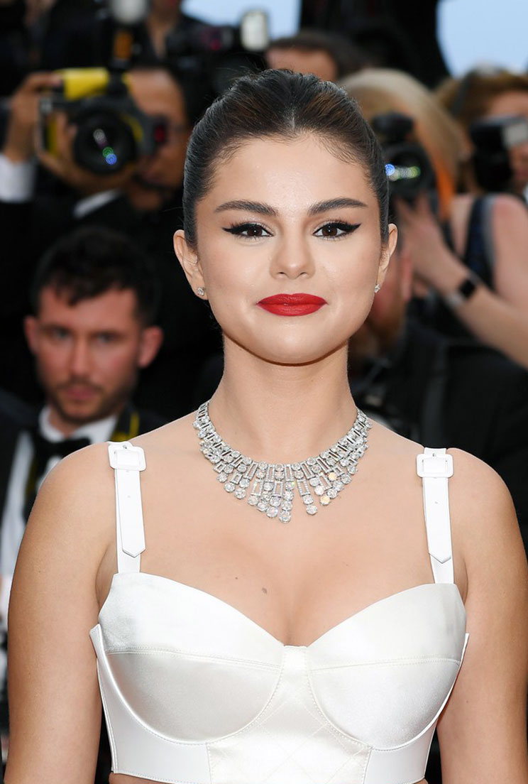 Selena Gomez cleavage