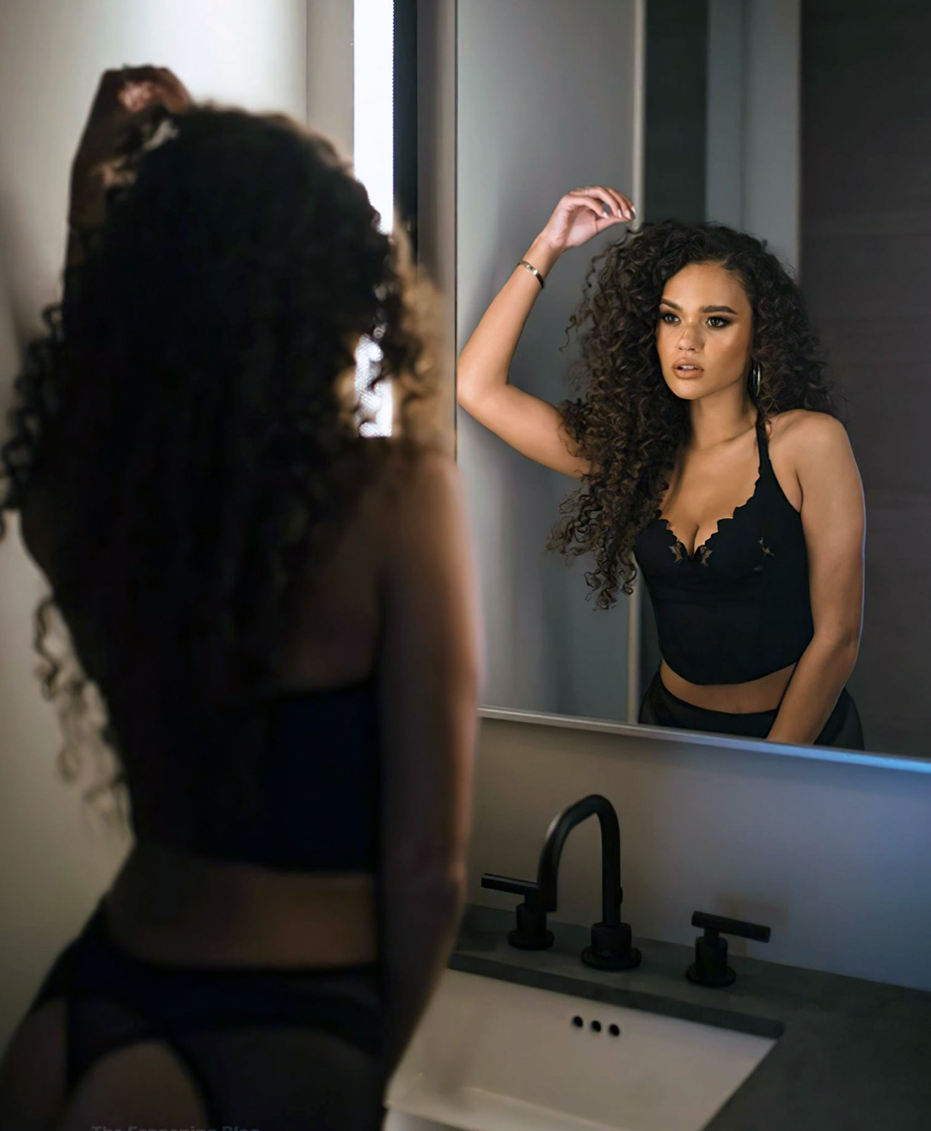 Madison Pettis Nude and Sexy Lingerie Photos.