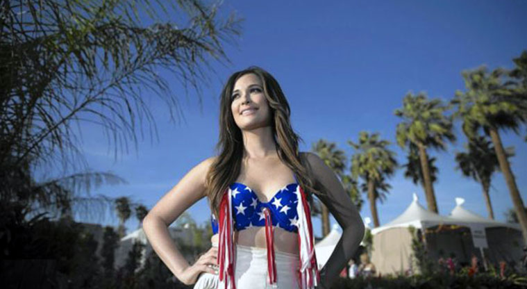 Kacey Musgraves Sexy and Feet Photos.