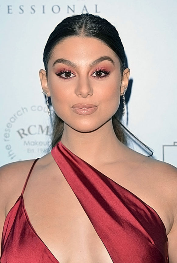 Kira Kosarin is sexy