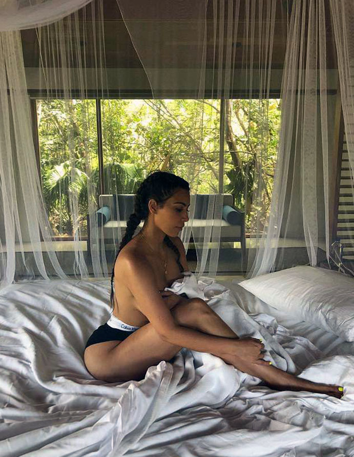 Kim Kardashian naked