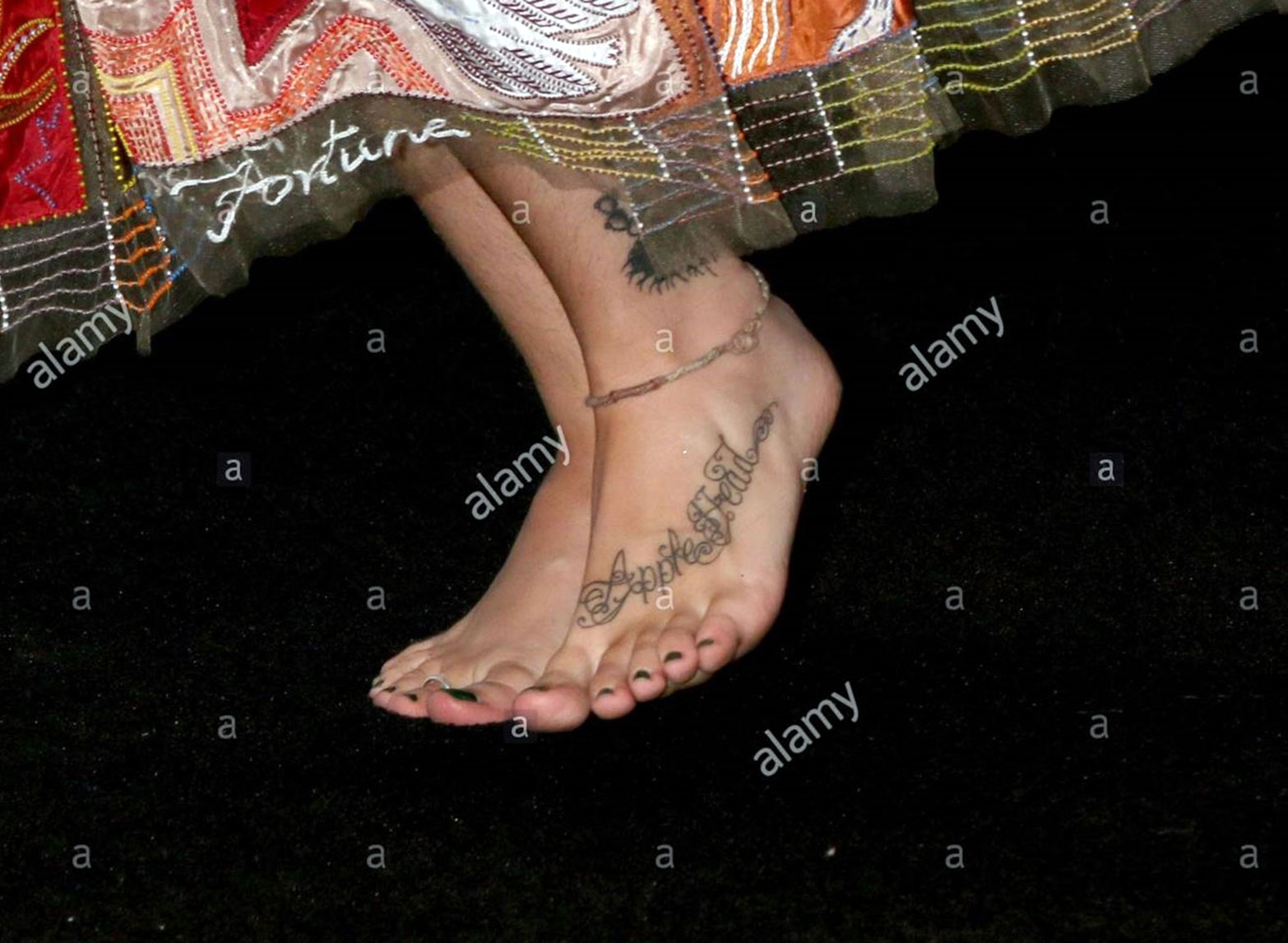 Here guys is a gallery full of Paris Jackson feet pictures! 