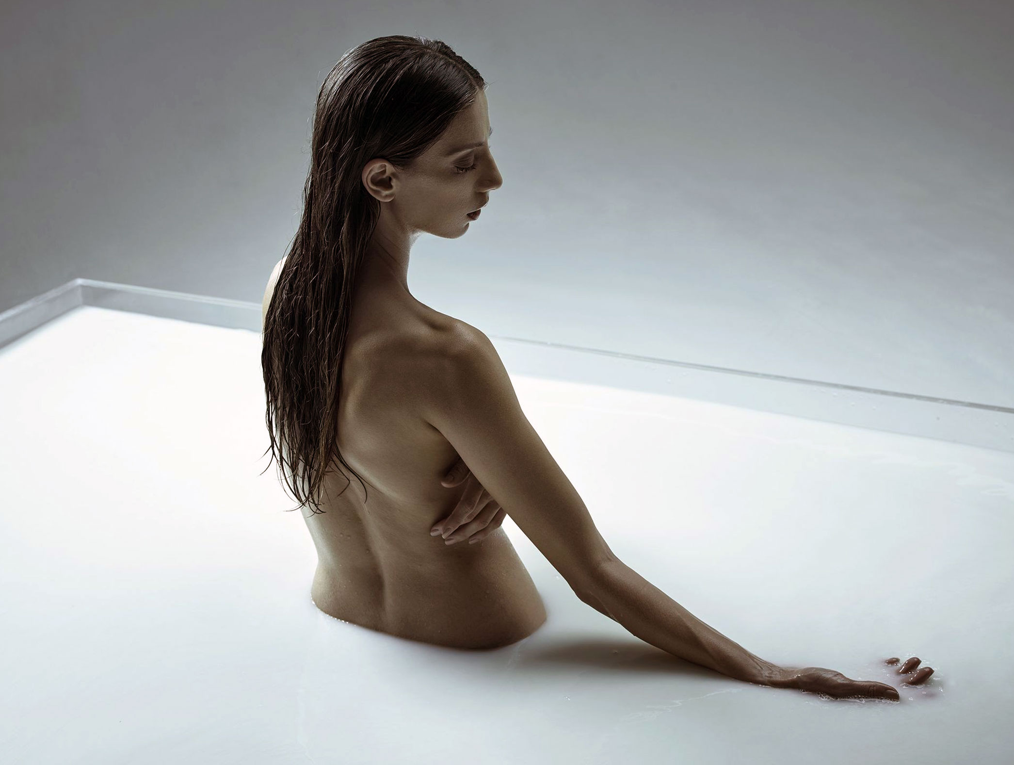 Angela Sarafyan Nude Pics.