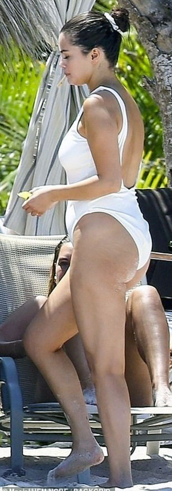 Selena Gomez butt