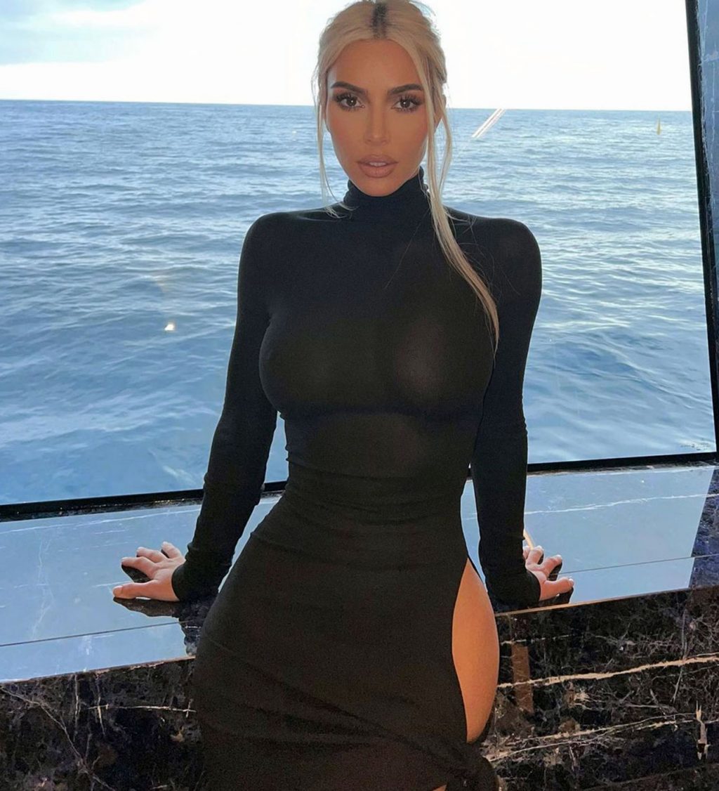 Kim Kardashian Nude Tits